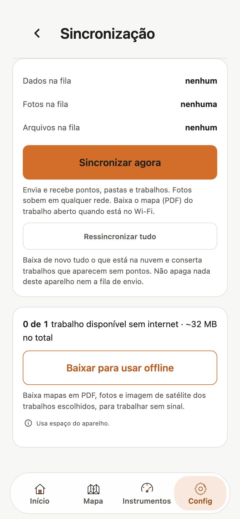 Tela Sincronização das configurações com Dados, Fotos e Arquivos na fila, os botões Sincronizar agora e Ressincronizar tudo e o bloco Baixar para usar offline.